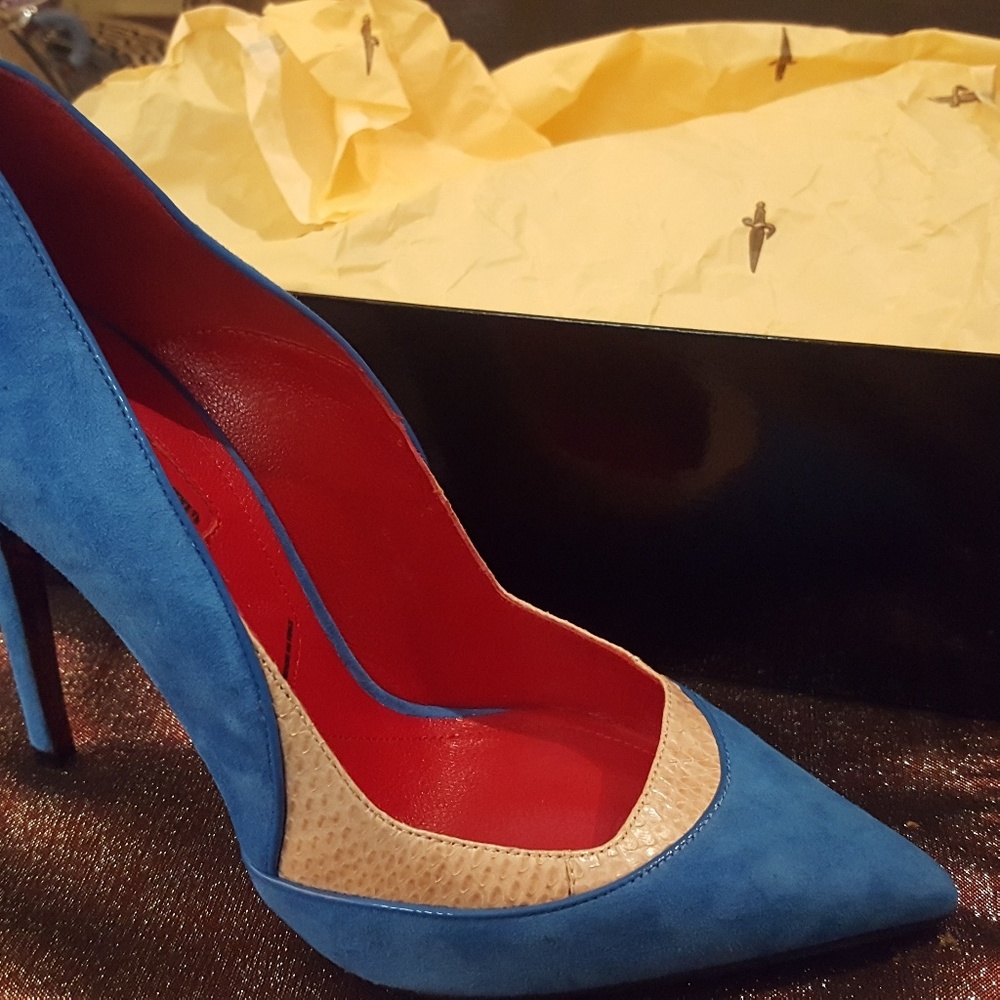 Pumps - Picture 2 of 5