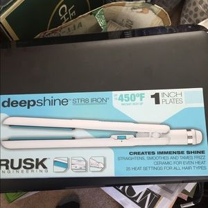 Rusk deep shine flat iron