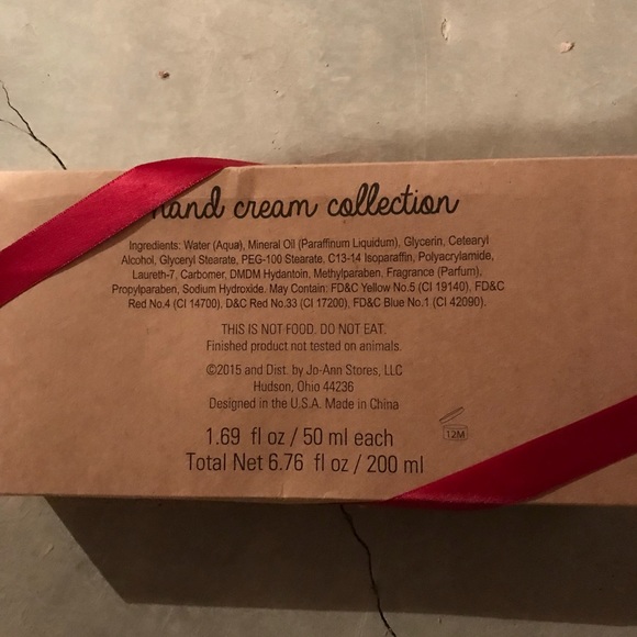 HOLIDAY LOTION SET - Picture 2 of 2