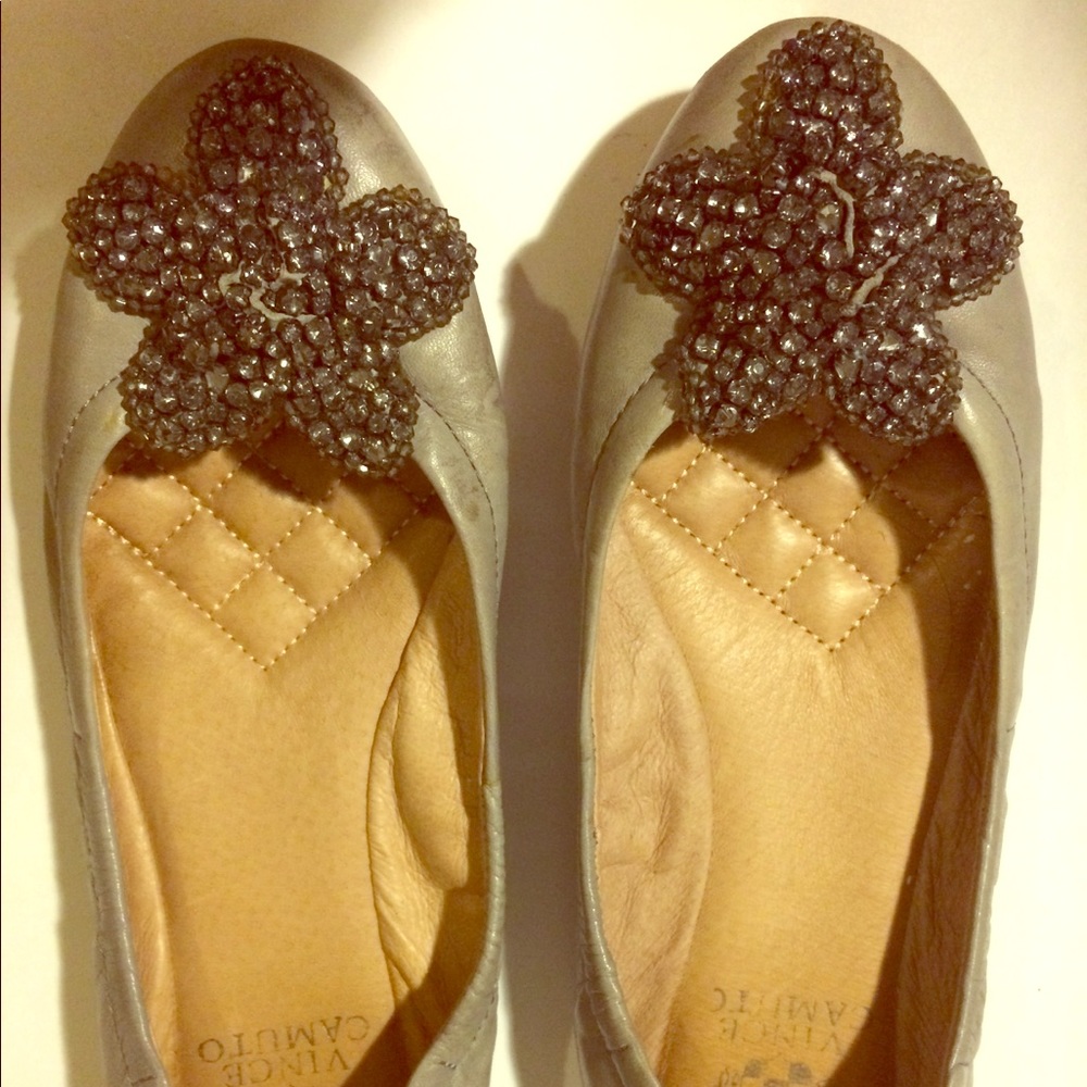 Vince camuto shoes size 5.5 gray with applique