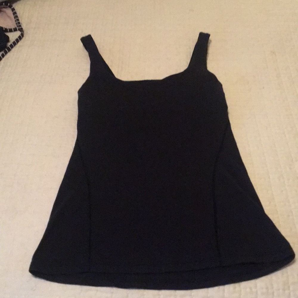 Lulu black scoop neck tank size 4