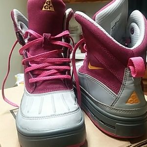 Girls Nike ACG Shoe Boots. No box