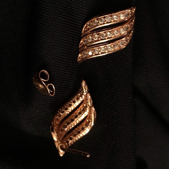 ✨🆕 Rose gold CZ angel wings stud earrings✨💖 - Picture 7 of 7