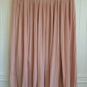 Light pink Torrid Size 0 pleated skirt