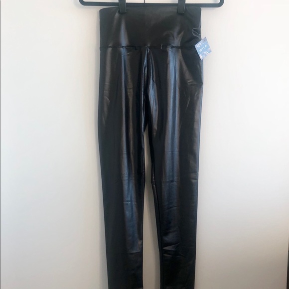 L/XL High waisted booty pop faux leather leggings - Picture 3 of 4