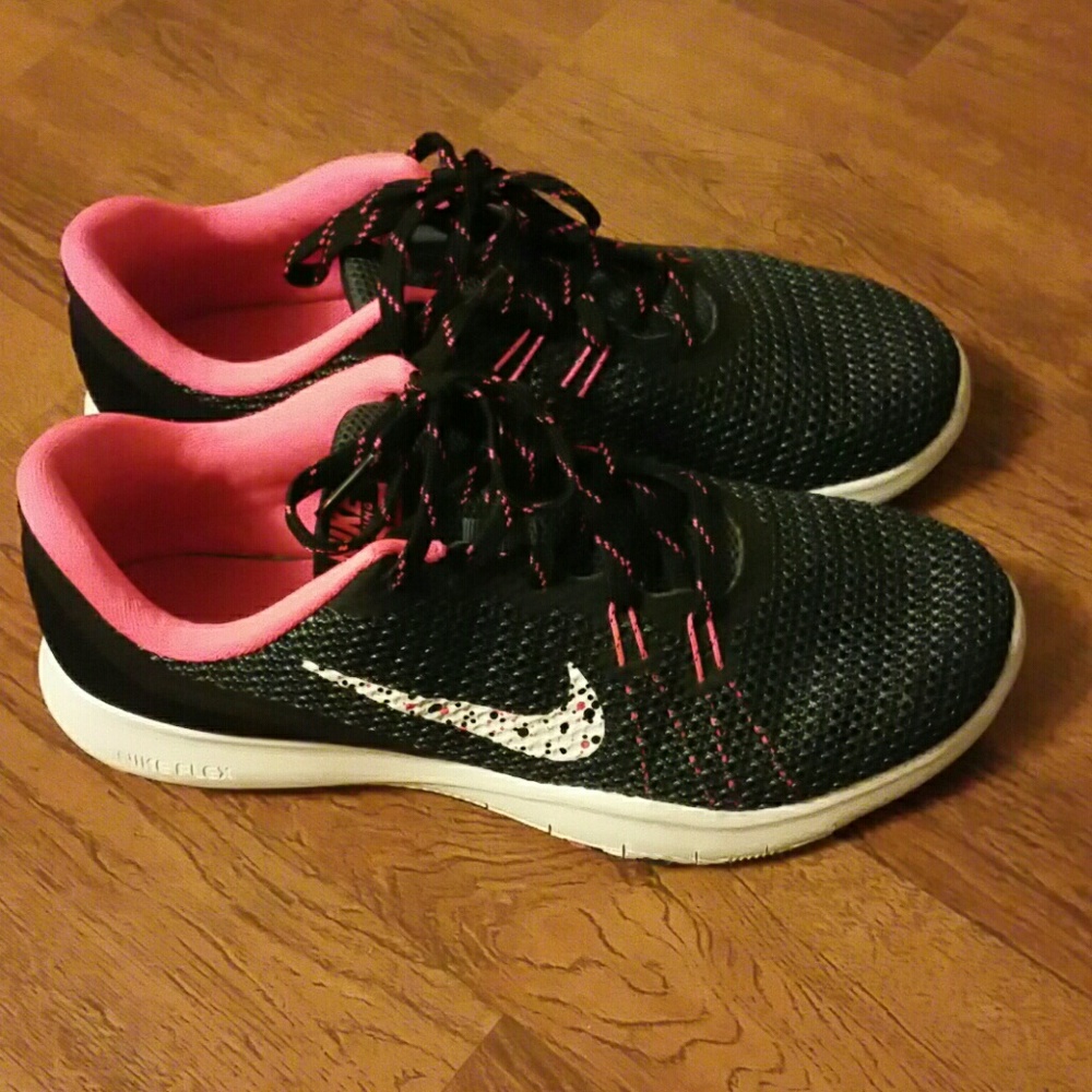 NIKE FLEX TR7