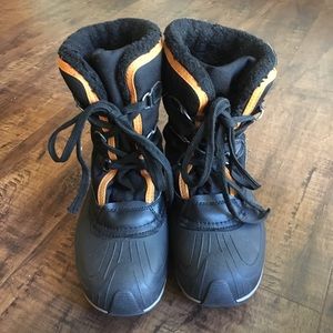 Boys winter boots