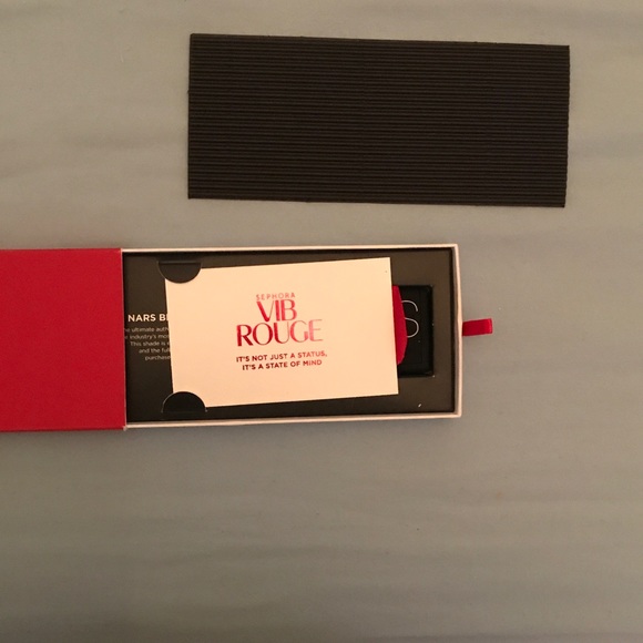 BNIB VIB ROUGE blush! - Picture 3 of 6