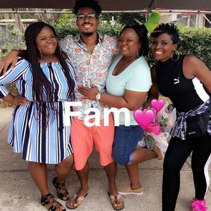 Meet your Posher, Leslie