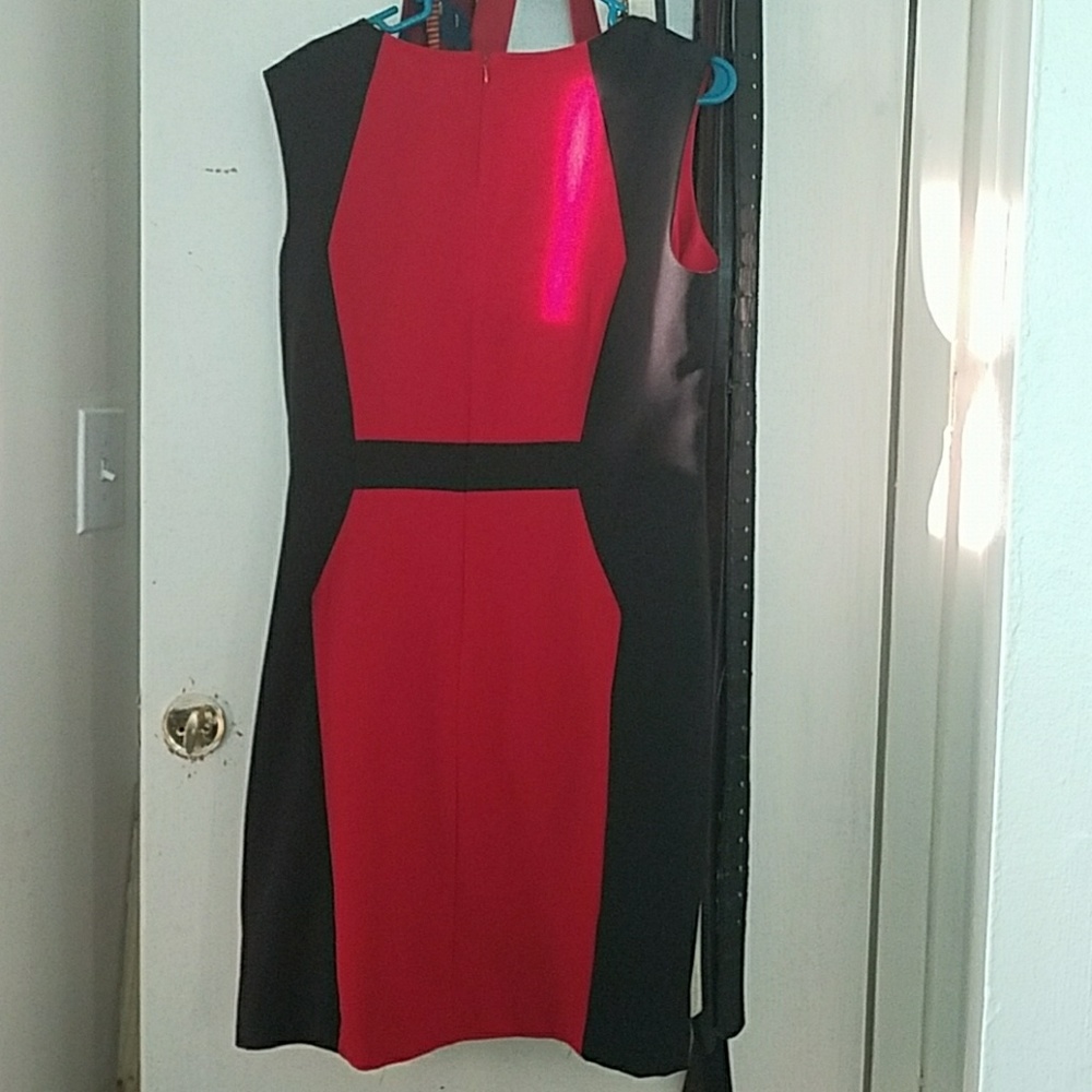 Dress - Picture 2 of 3