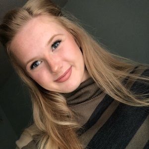 Meet your Posher, Victoria