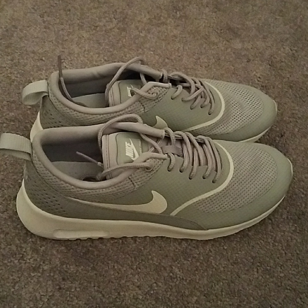 Nike thea