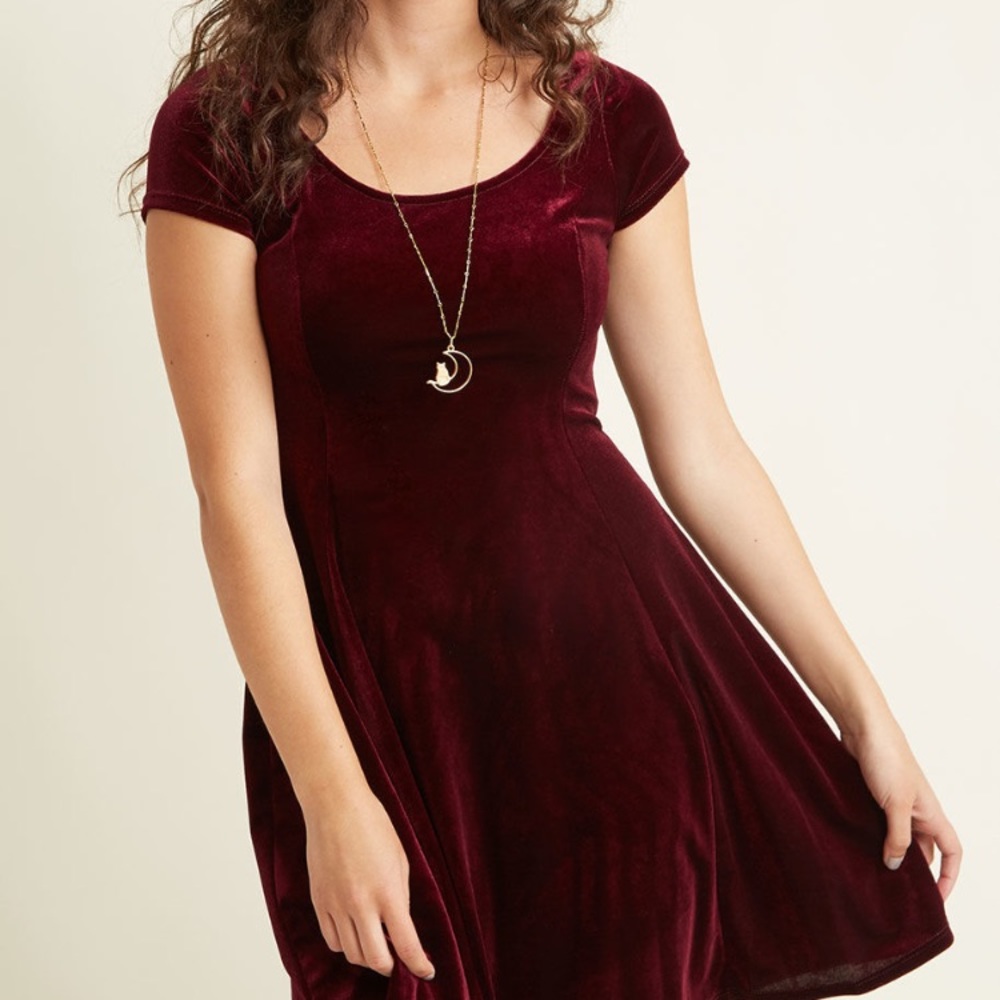 NWOT Scoop-neck Velvet Skater Dress Burgundy