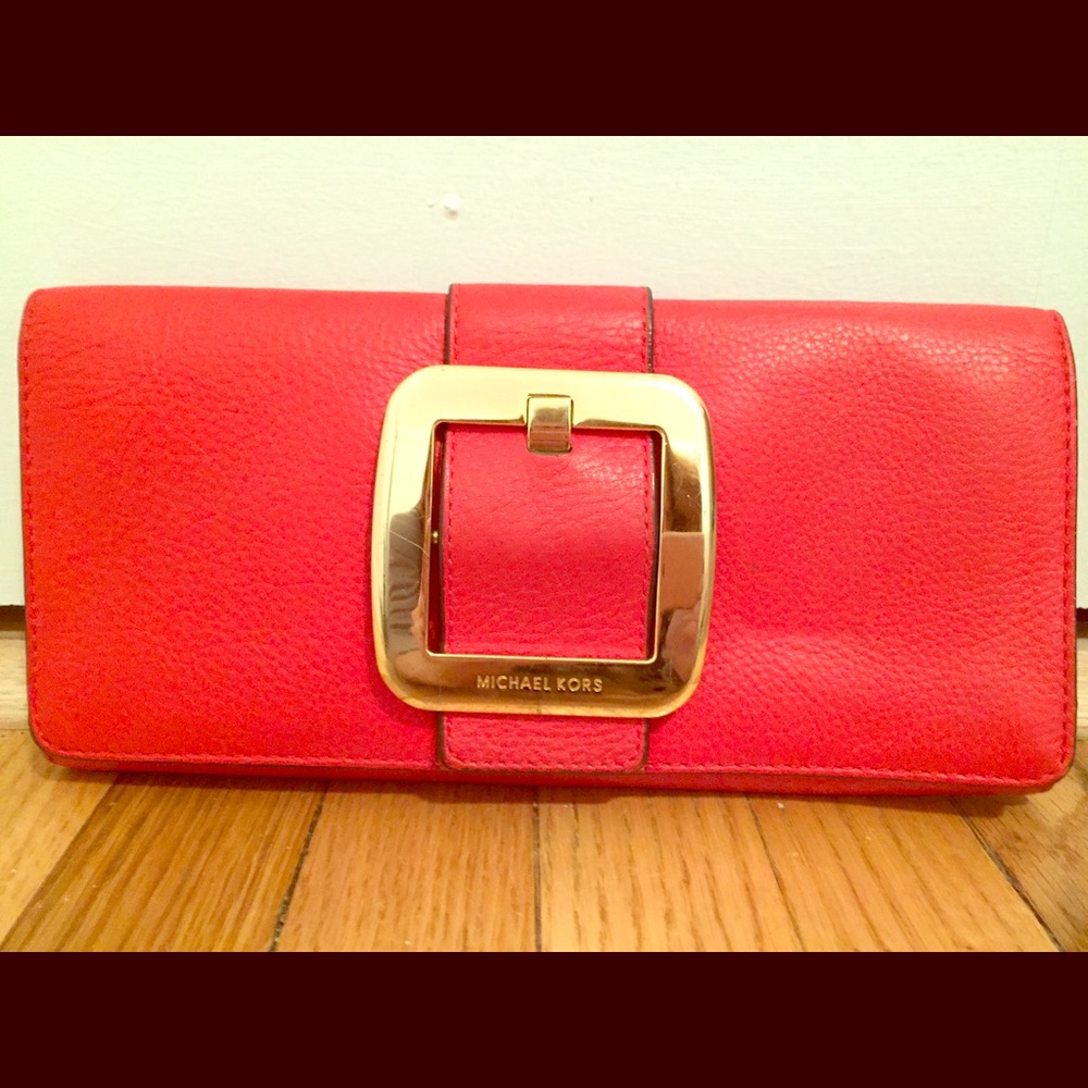 Michael kors clutch