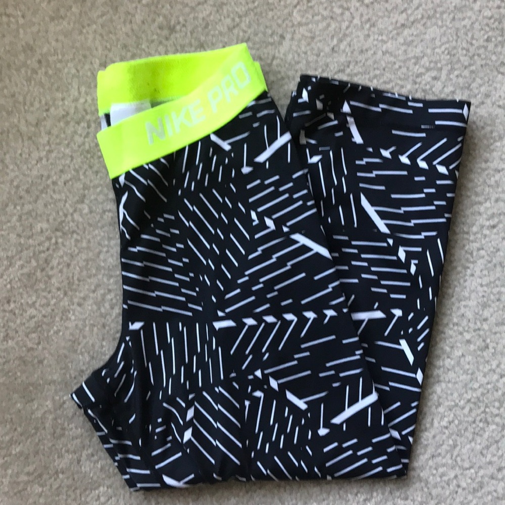 Nike Pro Capri Workout Leggings - sz M