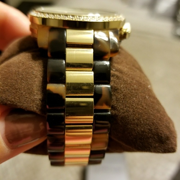 Michael Kors Gold and Tortoise Shell Womens Watch main image 7