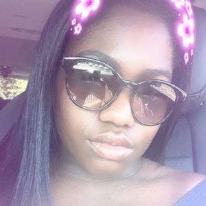 Meet your Posher, Arielle