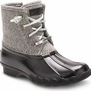 Sperry Saltwater boots