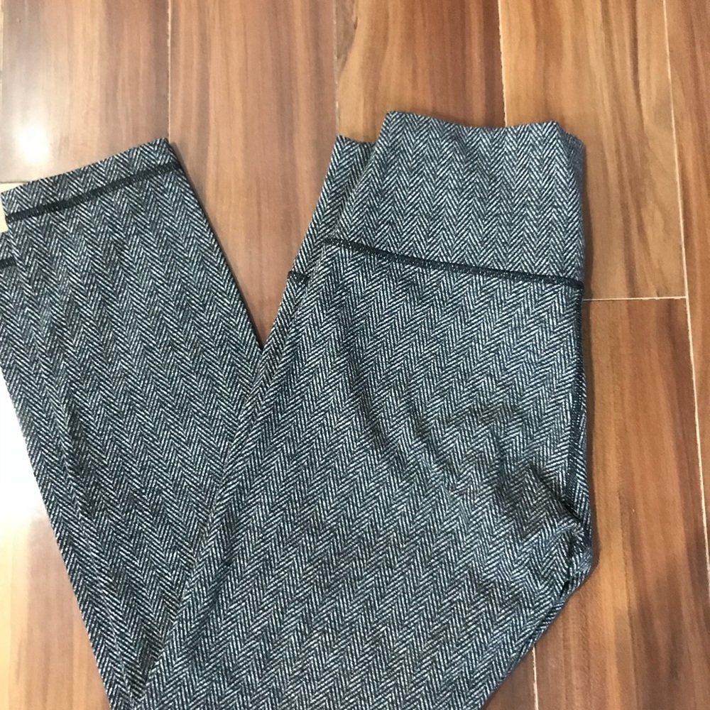Size 10 EUC lululemon 7/8 pant