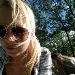 Meet your Posher, Kayla