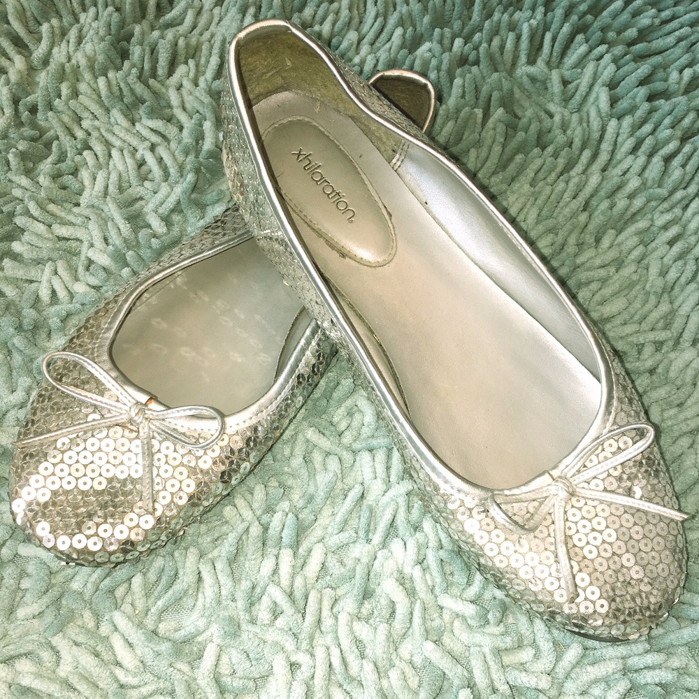 Xhilaration Silver Sequin Ballet Flats