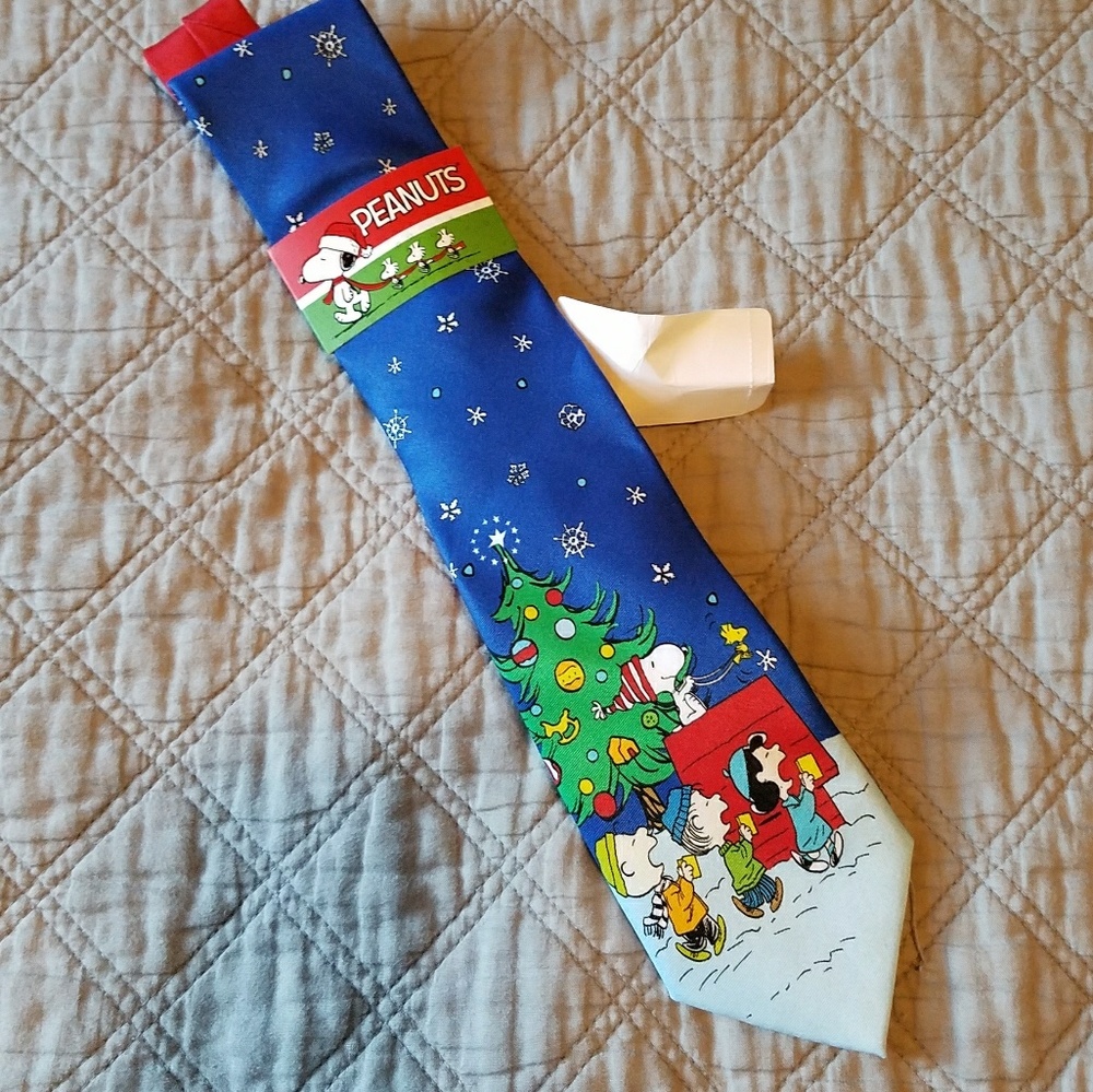Peanuts Charlie Brown Christmas Xmas Tie Neck