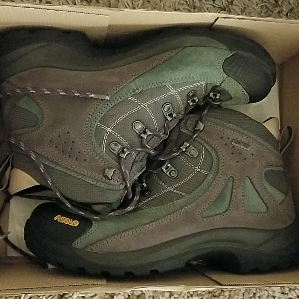 asolo hiking boots worn once