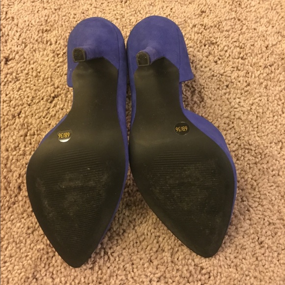 BCBG Royal Blue Heels - Picture 4 of 4