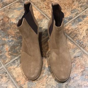 Gap Chelsea Boots