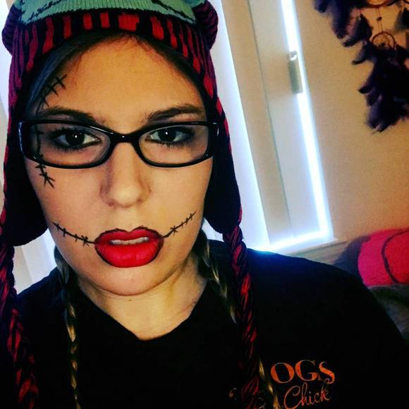 Meet your Posher, Caitlin - Picture 1 of 1