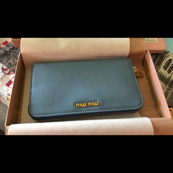New, never used Miu Miu wallet. - Picture 2 of 8