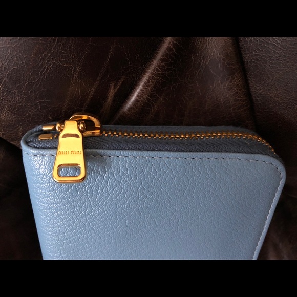 New, never used Miu Miu wallet. - Picture 4 of 8
