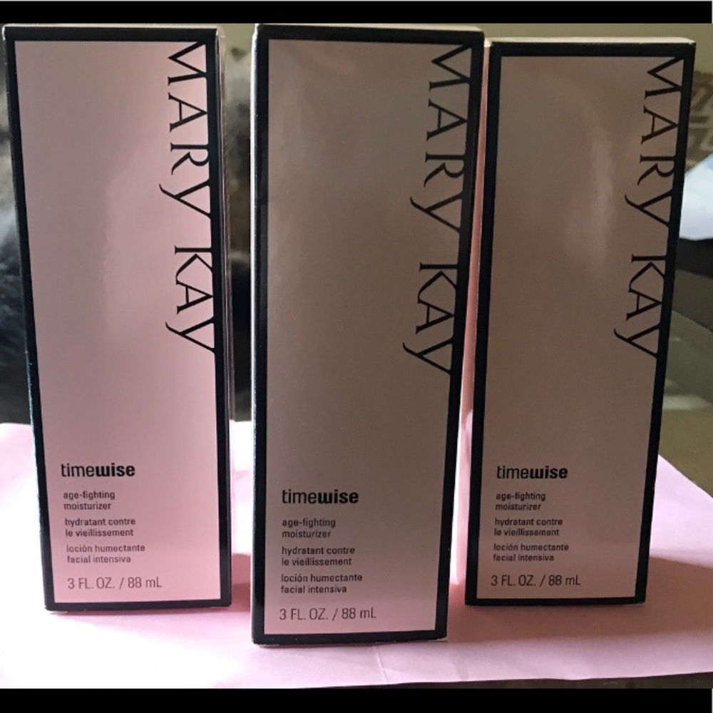 Mary Kay Age Fighting Moisturizer