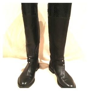 Gianni Bini riding boots with beautiful detail!