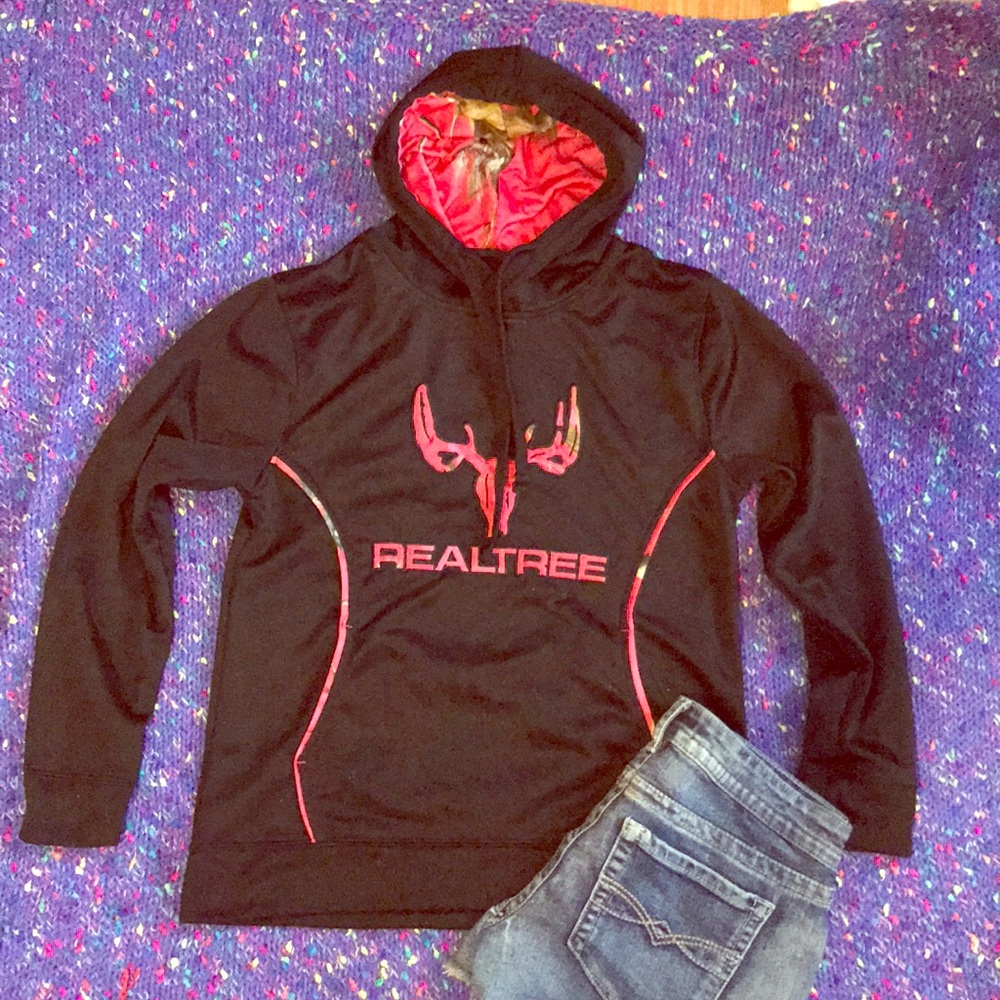 Realtree sweater. New without tags