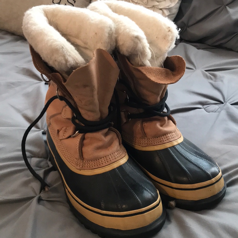 Sorel Snow boots with removable Sherpa lining
