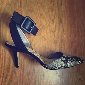 San Edelman Okala Black & Gray Python Pump