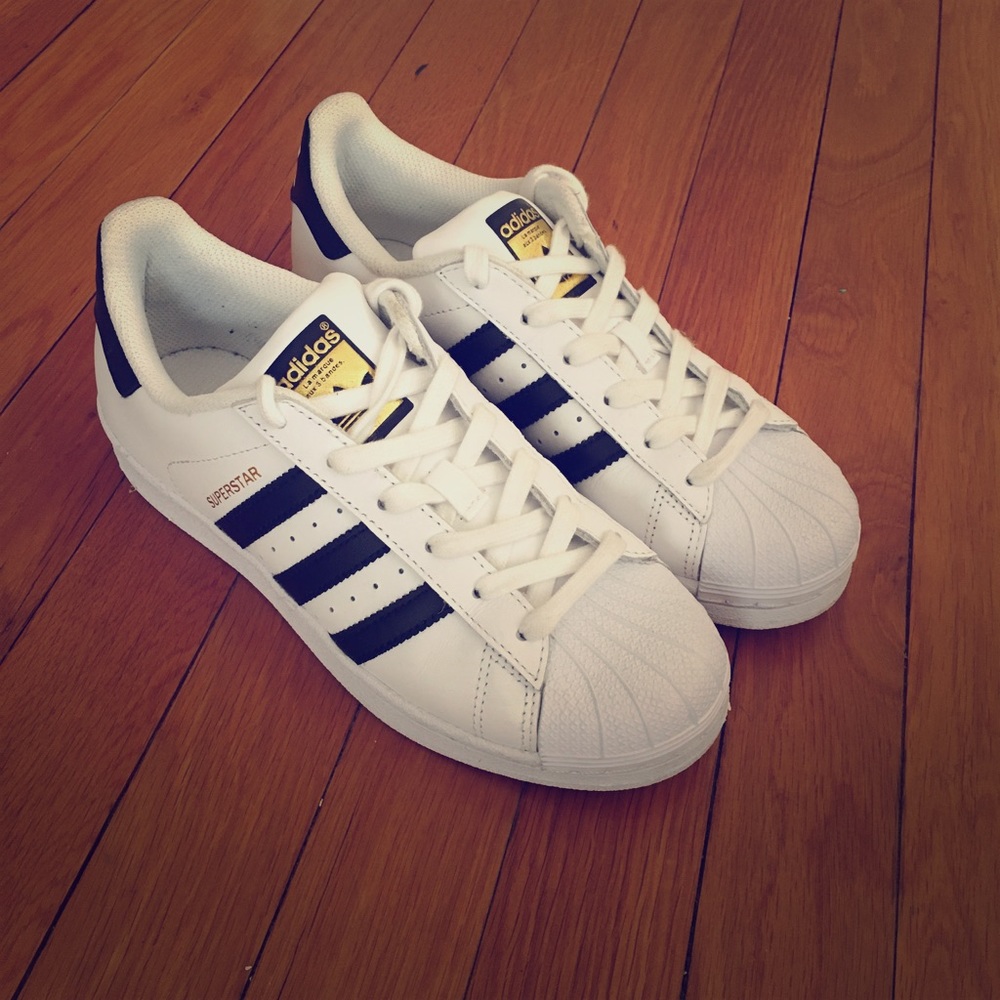 ADIDAS SUPERSTARS!!!!! Size 6, barely worn