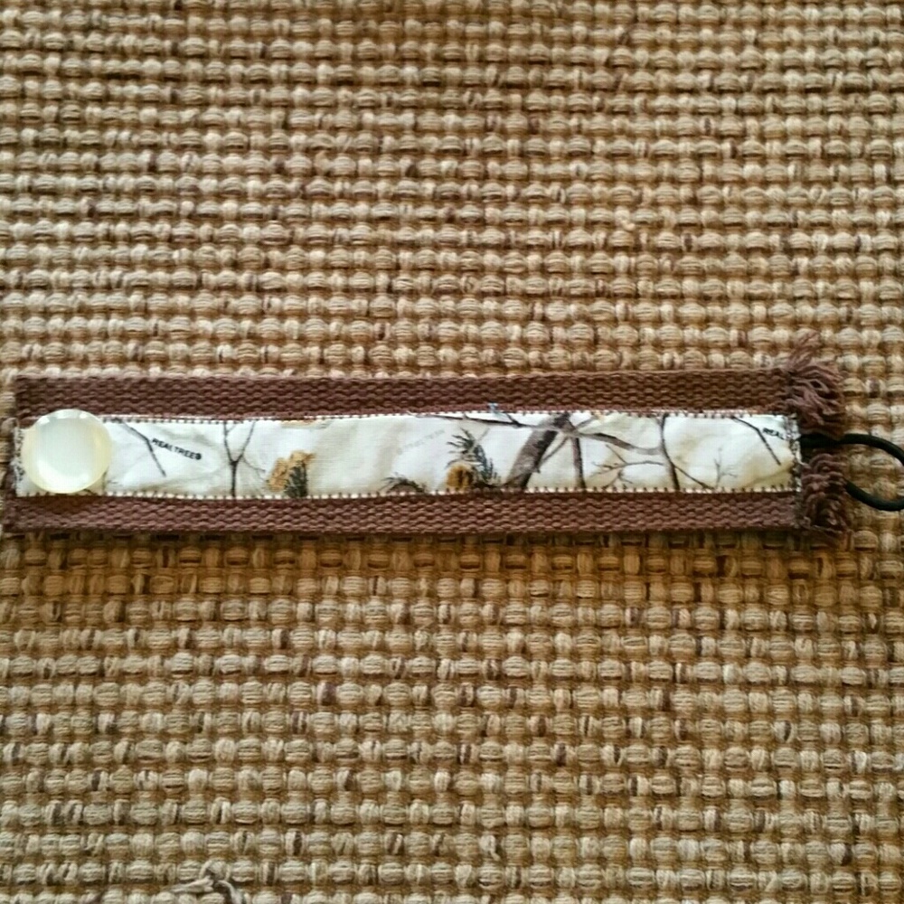 SALE🌟WHITE REALTREE CAMO CUFF BRACELET