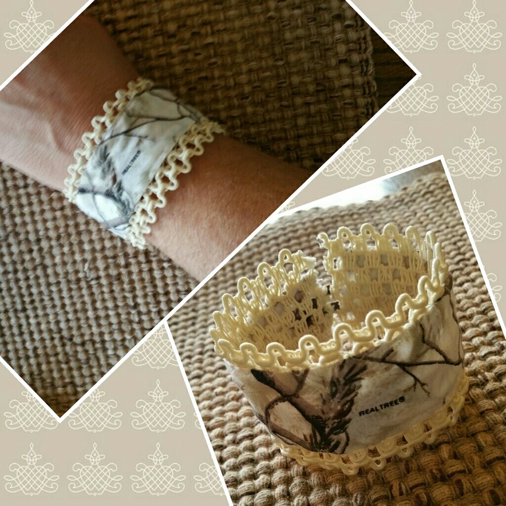 TODAY ONLY ❣WHITE REALTREE CAMO LACE CUFF BRACELET