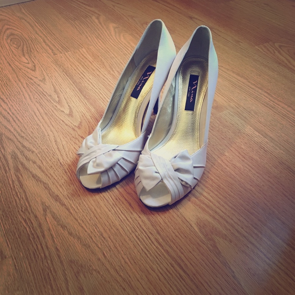 Nina New York Open-Toe Pump with bow