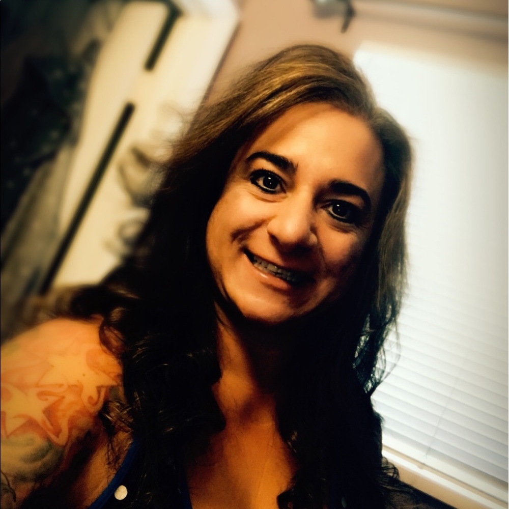 Meet your Posher, Anjanette