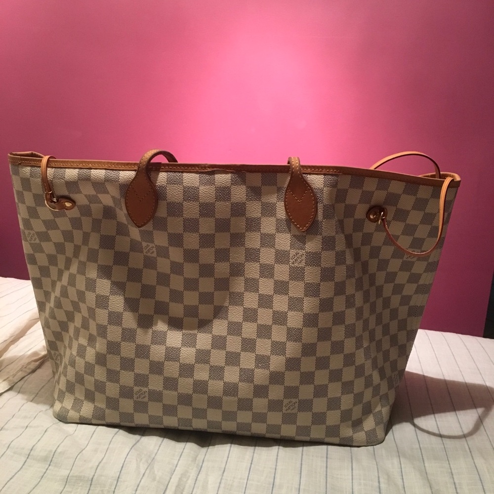 Authentic LV Gm DA 2010