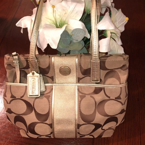 Coach purse - Picture 1 of 4