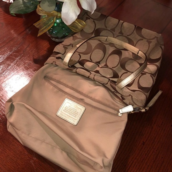 Coach purse - Picture 2 of 4