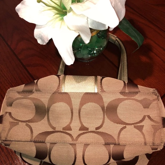 Coach purse - Picture 3 of 4