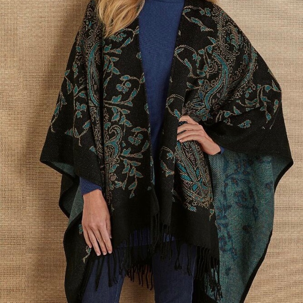 Soft Surroundings Poncho. NWT Blue Multi