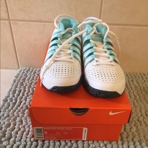Nike vapor court tennis shoes