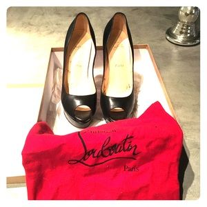 Christian Louboutin Size 39 Peep Toe Black Leather