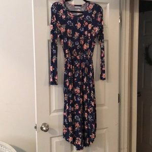 Adorable floral midi dress